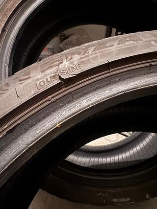 Bridgestone 225-40R18 