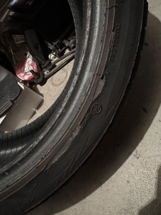 Bridgestone 225-40R18 