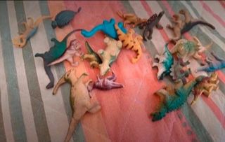 Set dinosauri piccoli vari