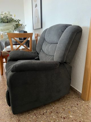 2 comodissime poltrone relax elettriche reclinabili