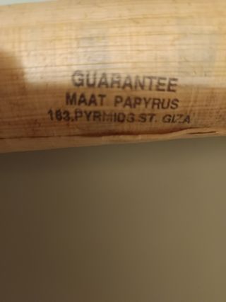 Papiros egipcios con sello.