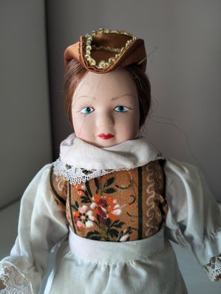 Bambolina in ceramica - Svizzera