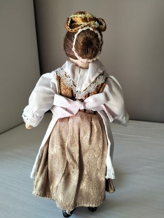 Bambolina in ceramica - Svizzera