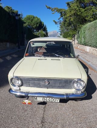 SEAT 124 primera serie familiar 1970