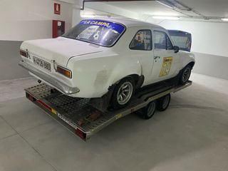 Carro remolque plataforma porta coches.