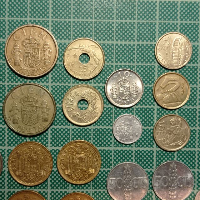 Lote de 22 monedas de España 