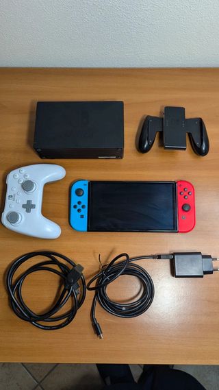 Nintendo switch OLED completo di accessori (a183)