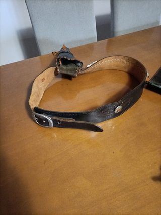 Cinturón con pistolera de cuero