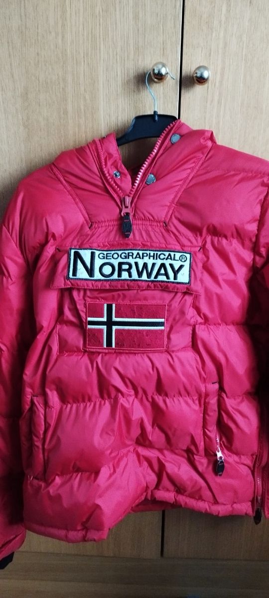 Parka Geograficals Norway roja .