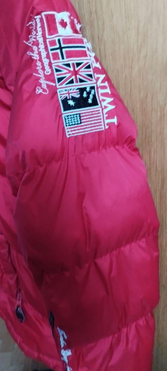 Parka Geograficals Norway roja .