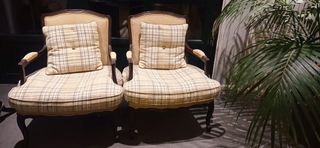 2 Butacones estilo francés 100 c/u.