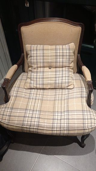 2 Butacones estilo francés 100 c/u.