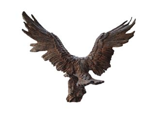 Figura de Aguila sobre roca y peana