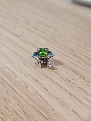 Charm de plata rana trepadora