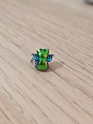 Charm de plata rana trepadora