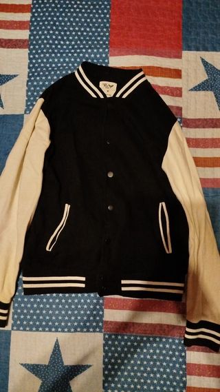 CHAQUETA BOMBER/ESTILO BASEBALL BLANCA Y NEGRA