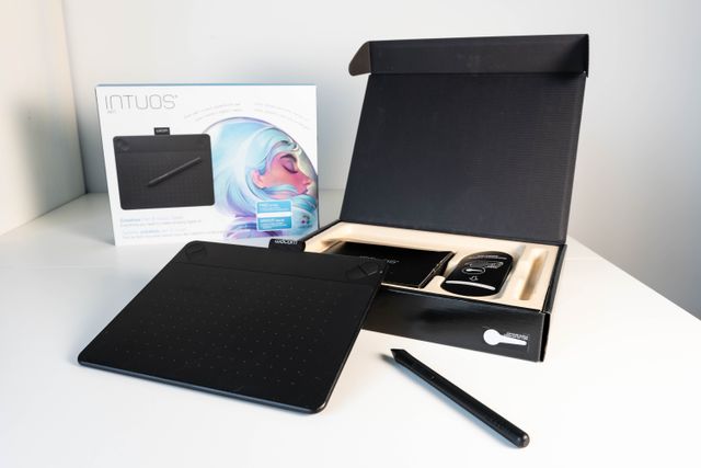 Tableta gráfica Wacom Intuos Art 