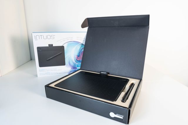 Tableta gráfica Wacom Intuos Art 