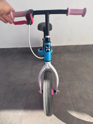 Bicicleta sin pedales con freno