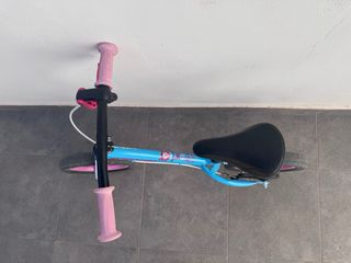 Bicicleta sin pedales con freno