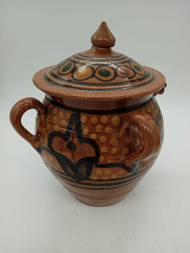Vaso etnico in terracotta dipinto