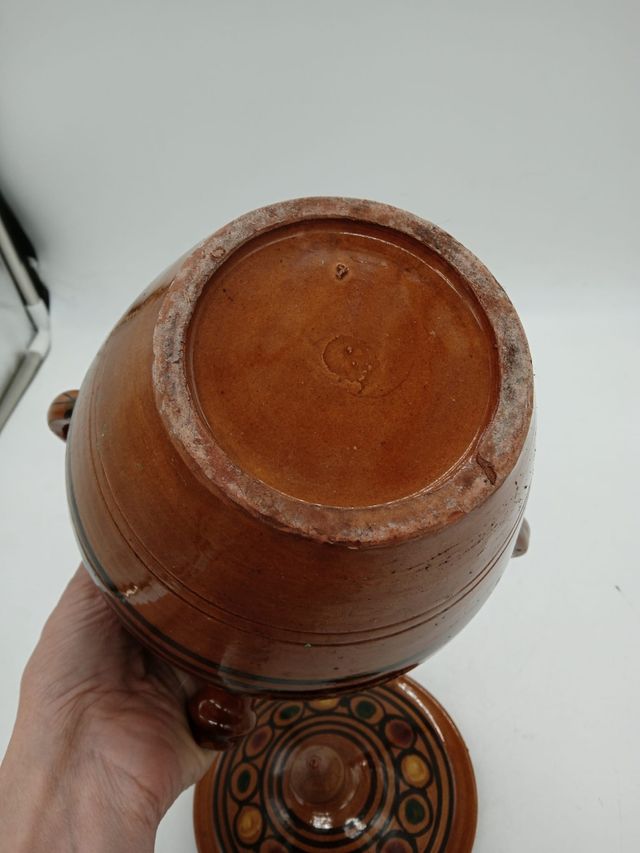Vaso etnico in terracotta dipinto