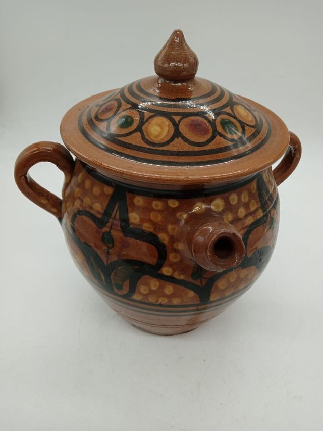 Vaso etnico in terracotta dipinto