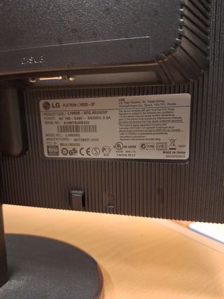 Pantalla LG 19" Flatron