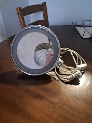 Espejo aumento con luz