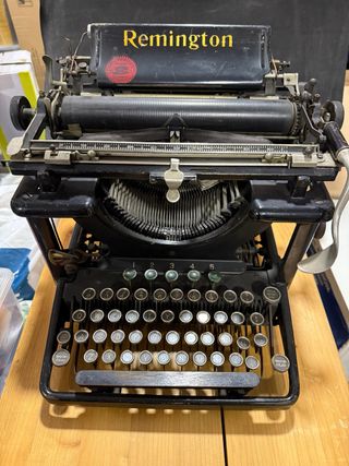 Maquina escribir antigua