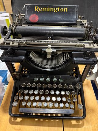 Maquina escribir antigua