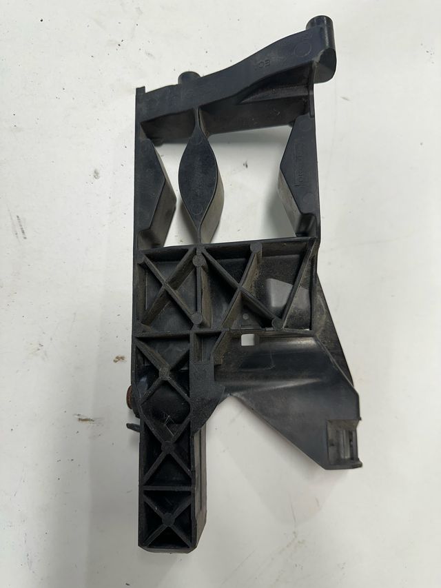 Audi A6 4G C7 Soporte de faro derecho 4G0805608