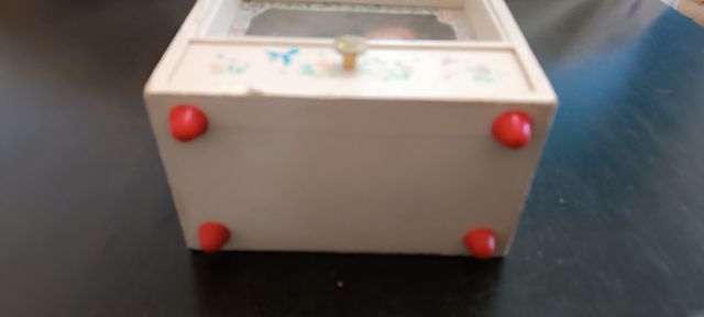 Caja musical vintage
