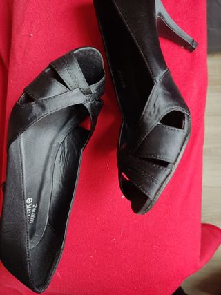 Zapatos negros de tacón
