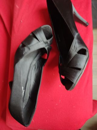 Zapatos negros de tacón