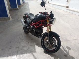 Moto Ducati Monster 620