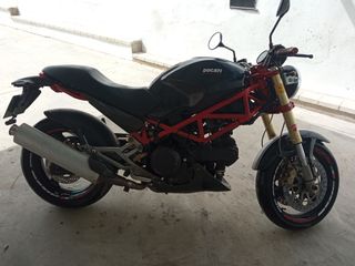 Moto Ducati Monster 620