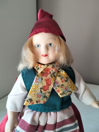 Bambolina in ceramica - Svezia