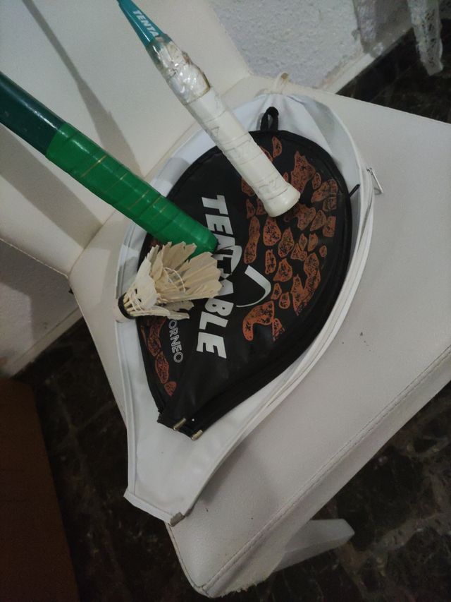 Raquetas una es de tenis 