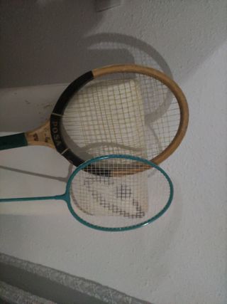 Raquetas una es de tenis