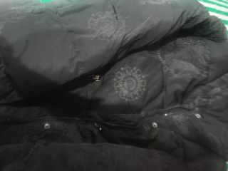 Chaqueta negra acolchada mujer 