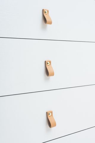 CÓMODA ANZIO BLANCA 4 CAJONES