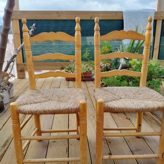 Lote de dos sillas antiguas