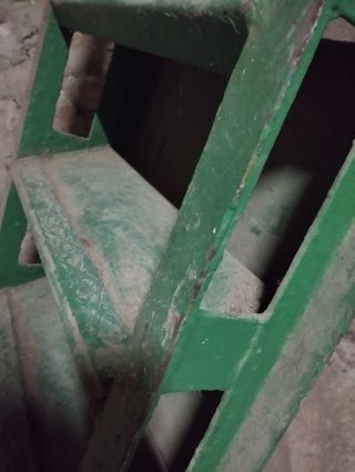 Escalera maciza de hierro