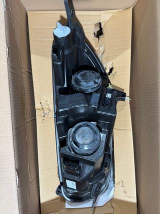 FARO DERECHO FORD TRANSIT COURIER