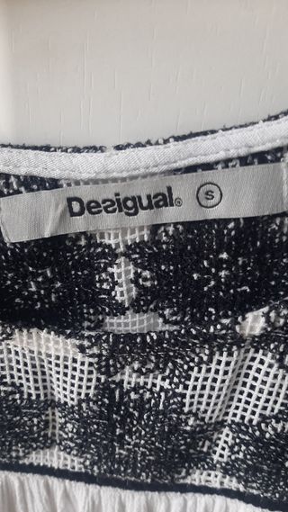 Camiseta desigual