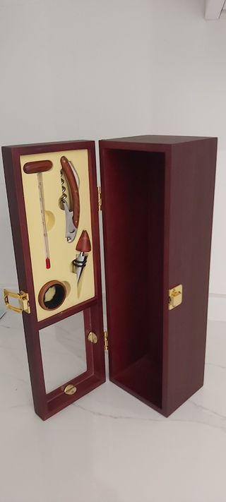SET DE VINO Y BOTELLERO