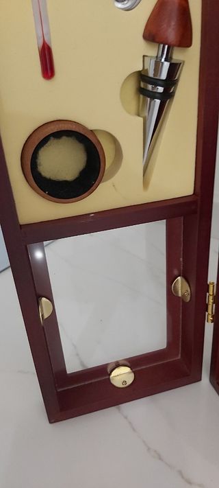 SET DE VINO Y BOTELLERO