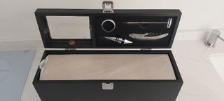 SET DE VINO Y BOTELLERO