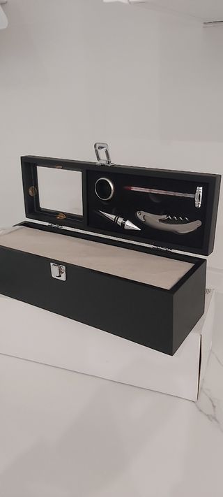 SET DE VINO Y BOTELLERO
